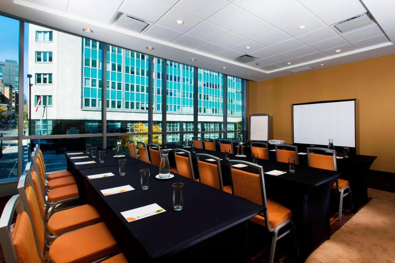 Courtyard Par Marriott Montreal Centre-Ville Экстерьер фото