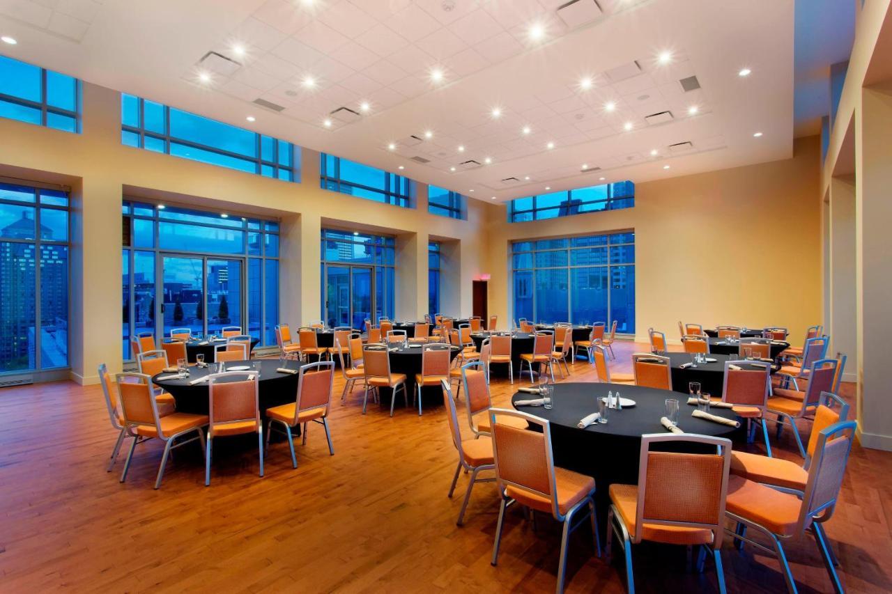 Courtyard Par Marriott Montreal Centre-Ville Экстерьер фото