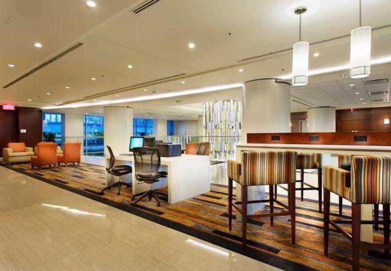 Courtyard Par Marriott Montreal Centre-Ville Экстерьер фото