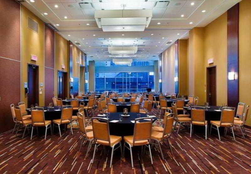Courtyard Par Marriott Montreal Centre-Ville Экстерьер фото
