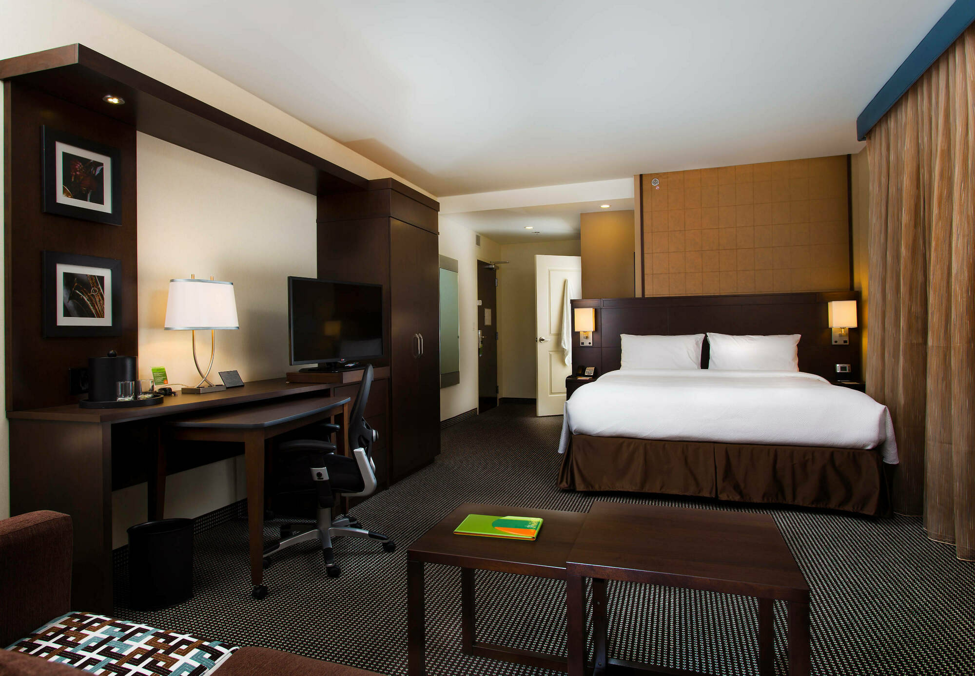 Courtyard Par Marriott Montreal Centre-Ville Экстерьер фото